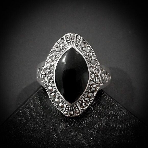 Vintage Jewelry - Vintage Marquise Cut Black Onyx Cabochon Sterling Silver & Marcasite Ring Sz 9.5